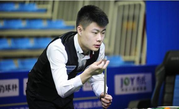 公牛半场三分13中3，吉迪10+5+5咬住比分