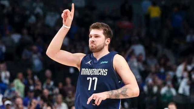 继续执掌球 继续执掌球